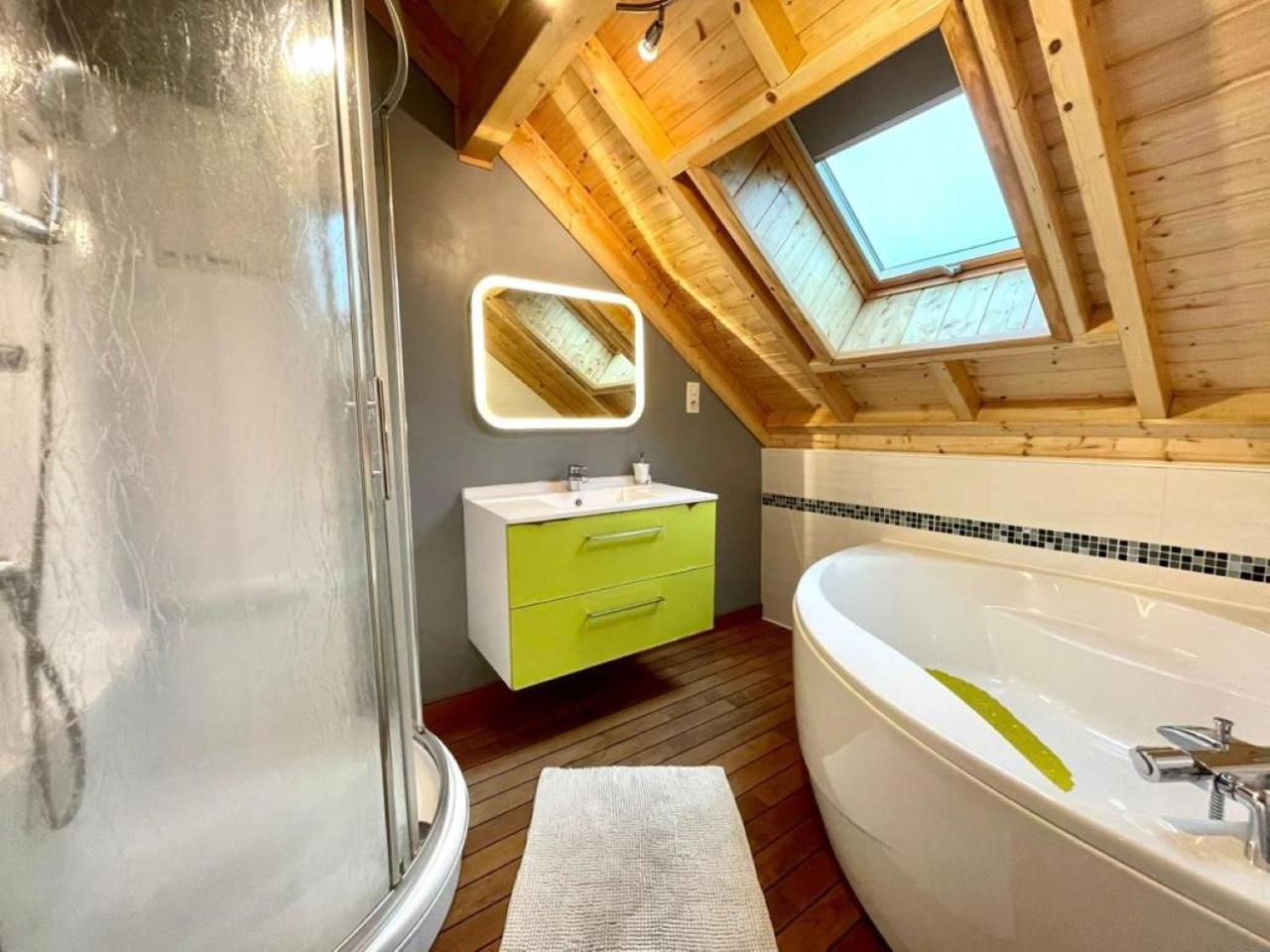 Gite De Mortagne, Chalet Avec Piscine - By Primo C0Nciergerie Gigny-sur-Saone Bagian luar foto
